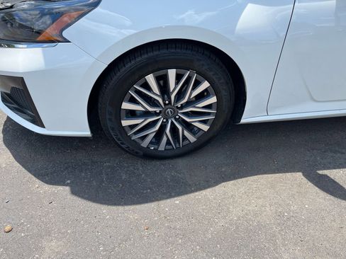 Used 2025 Nissan Altima 2.5 SV FWD image 30