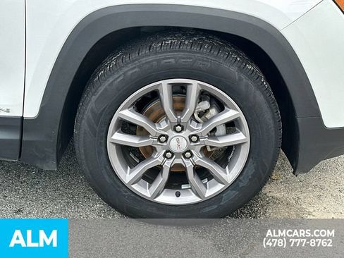 Used 2024 GMC Terrain SLT FWD image 14