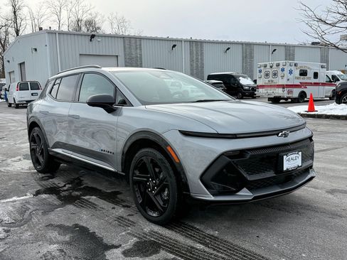 New 2025 Chevrolet Equinox EV RS image 1