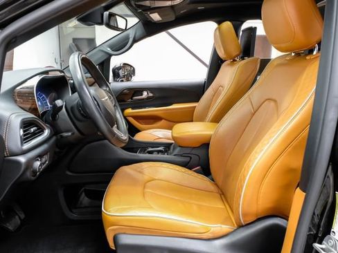 Used 2022 Chrysler Pacifica Pinnacle image 4