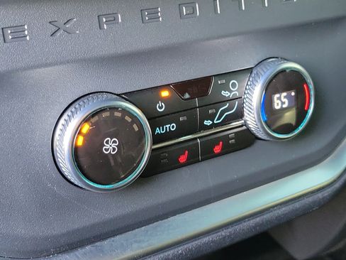 Used 2026 Ford Expedition Max Platinum w/ Stealth Performance Package AWD/4WD image 16