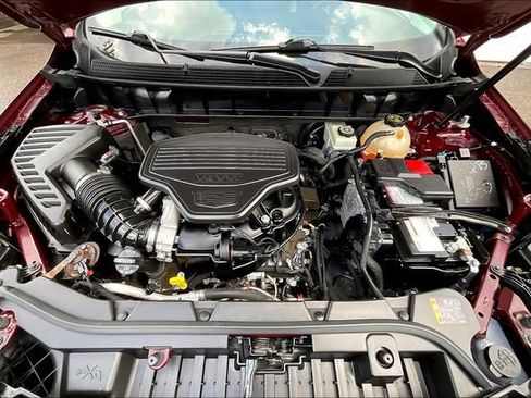 Used 2017 Cadillac XT5 Luxury w/ Driver Awareness Package image 9