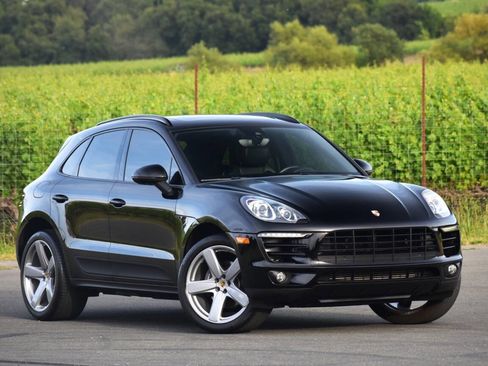 Used 2017 Porsche Macan AWD/4WD image 1