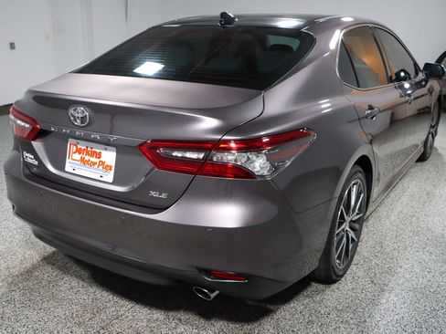 Used 2022 Toyota Camry XLE w/ Navigation Package image 7