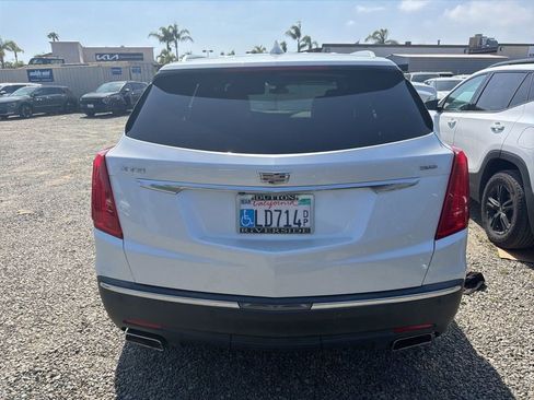 Used 2017 Cadillac XT5 Luxury w/ Driver Awareness Package FWD image 5