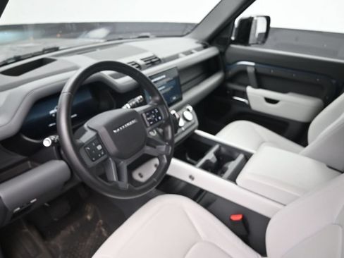 Used 2025 Land Rover Defender 110 X-Dynamic SE AWD/4WD image 19
