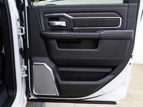 New 2026 RAM 3500 Laramie AWD/4WD image 29