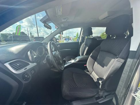 Used 2014 Dodge Journey SXT w/ Flexible Seating Group FWD image 10