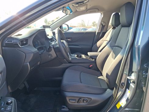 Used 2024 Toyota Venza LE image 13