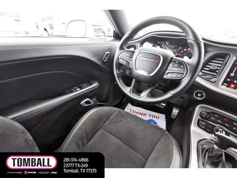 Used 2022 Dodge Challenger R/T w/ Plus Package image 9