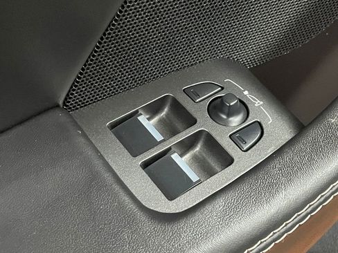 Used 2020 Jaguar F-TYPE Coupe image 19