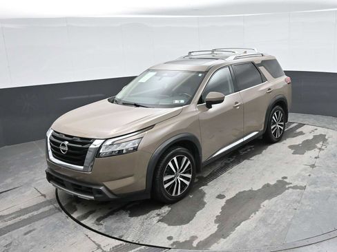 Used 2023 Nissan Pathfinder Platinum w/ Cargo Package image 36