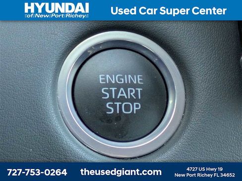 Used 2024 Toyota Highlander LE image 43