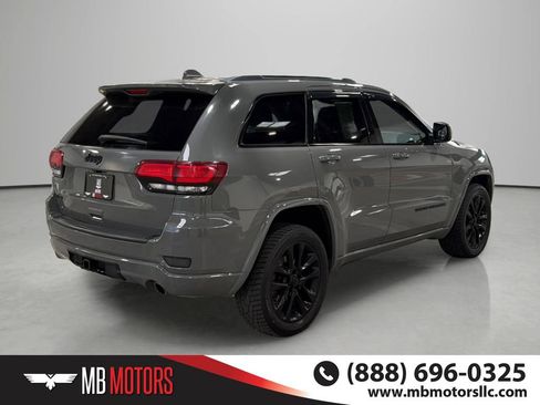 Used 2021 Jeep Grand Cherokee Altitude AWD/4WD image 4