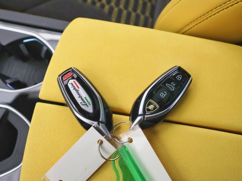 Used 2022 Lamborghini Urus image 51