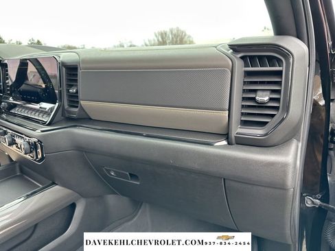 Used 2024 Chevrolet Silverado 2500 ZR2 w/ Technology Package image 24