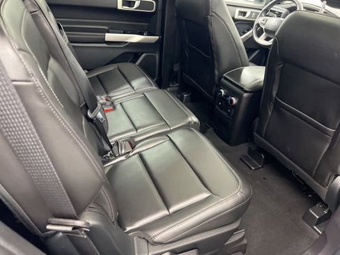 Used 2022 Ford Explorer XLT w/ Equipment Group 202A AWD/4WD image 23