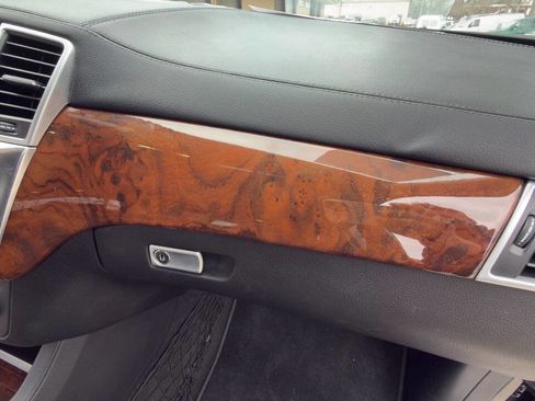 Used 2014 Mercedes-Benz GL 550 4MATIC image 70