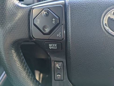 Used 2020 Toyota 4Runner TRD Off-Road AWD/4WD image 25