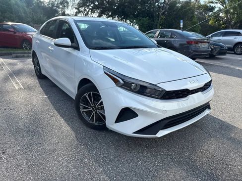 Used 2023 Kia Forte LXS FWD image 5