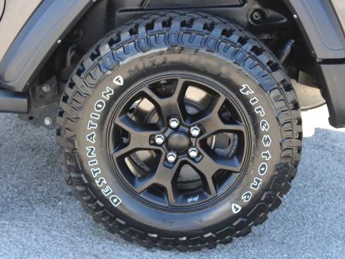 Used 2023 Jeep Wrangler Sport AWD/4WD image 7