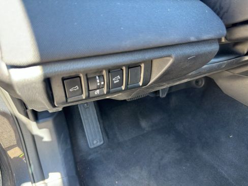 Used 2023 Subaru Outback Premium AWD/4WD image 20