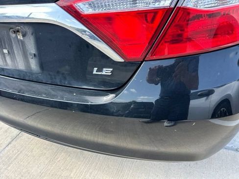 Used 2017 Toyota Camry LE FWD image 4