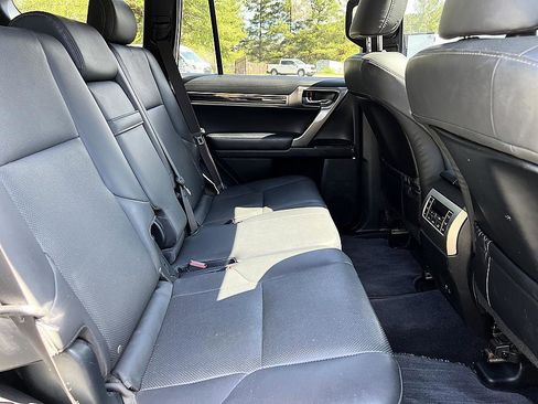 Used 2021 Lexus GX 460 Premium w/ Premium Package AWD/4WD image 23