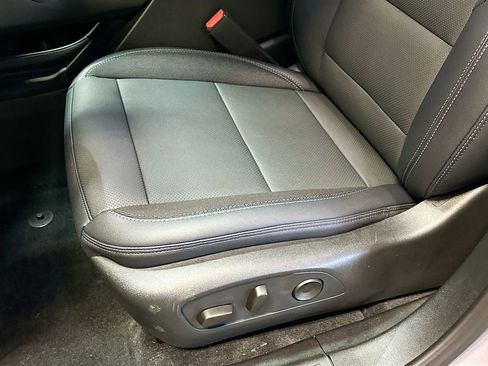 New 2026 Chevrolet Equinox EV LT FWD image 21
