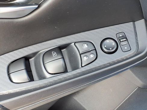 Used 2025 Nissan Sentra SV FWD image 5