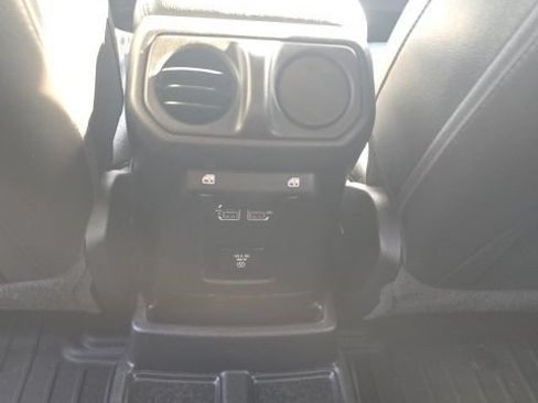 Used 2019 Jeep Wrangler Unlimited Sahara w/ Dual Top Group AWD/4WD image 21