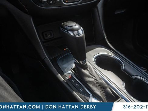 Used 2018 Chevrolet Equinox Premier image 10