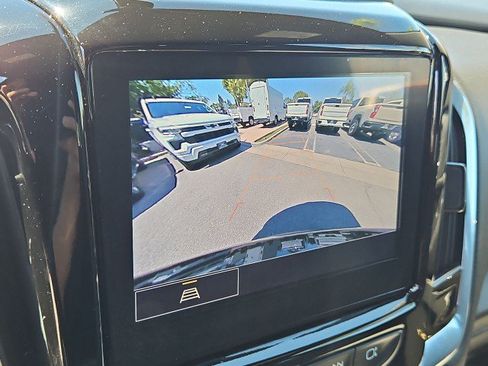 Used 2023 Chevrolet Traverse LT FWD image 14