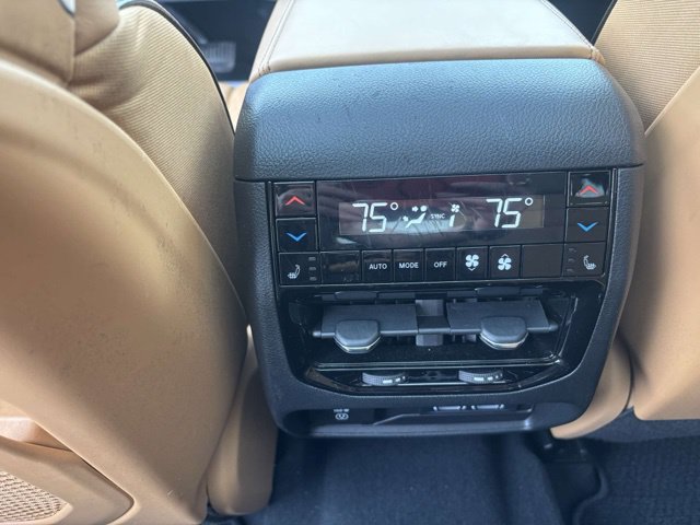Used 2024 Jeep Grand Cherokee L Summit AWD/4WD image 30