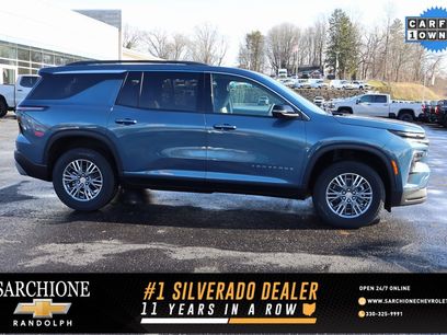 Used 2025 Chevrolet Traverse LT w/ Driver Confidence Package