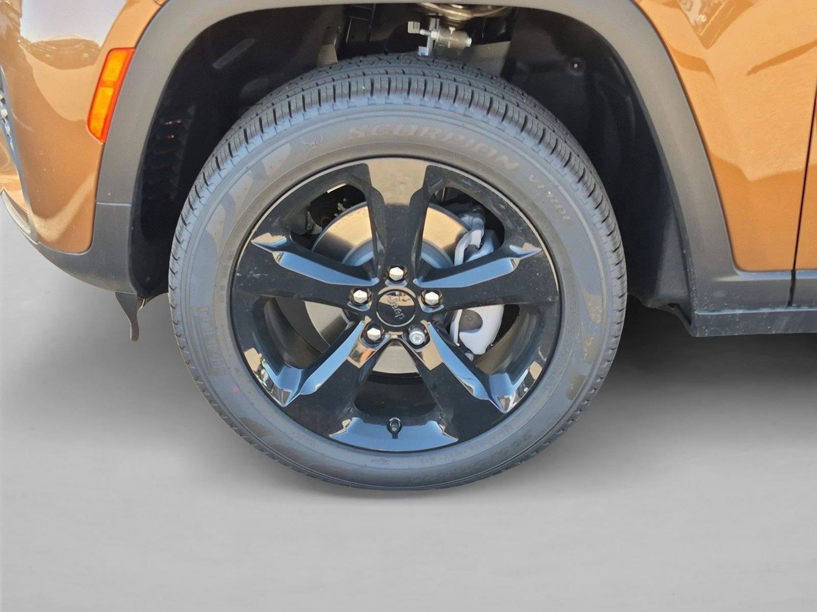 New 2026 Jeep Grand Cherokee Limited w/ Limited Altitude Package AWD/4WD image 10