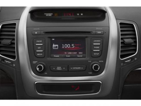 Used 2015 Kia Sorento LX image 12
