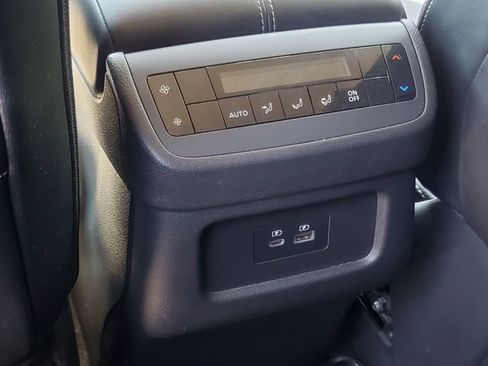 Used 2024 Nissan Pathfinder SL AWD/4WD image 28