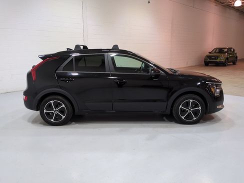 Certified 2024 Kia Niro LX FWD image 2
