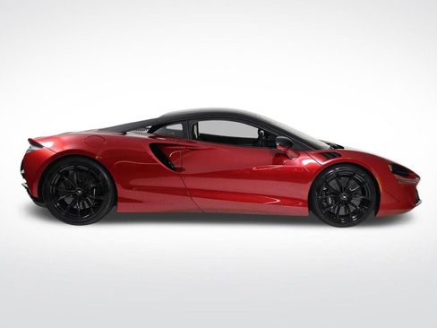 Used 2024 McLaren Artura image 7