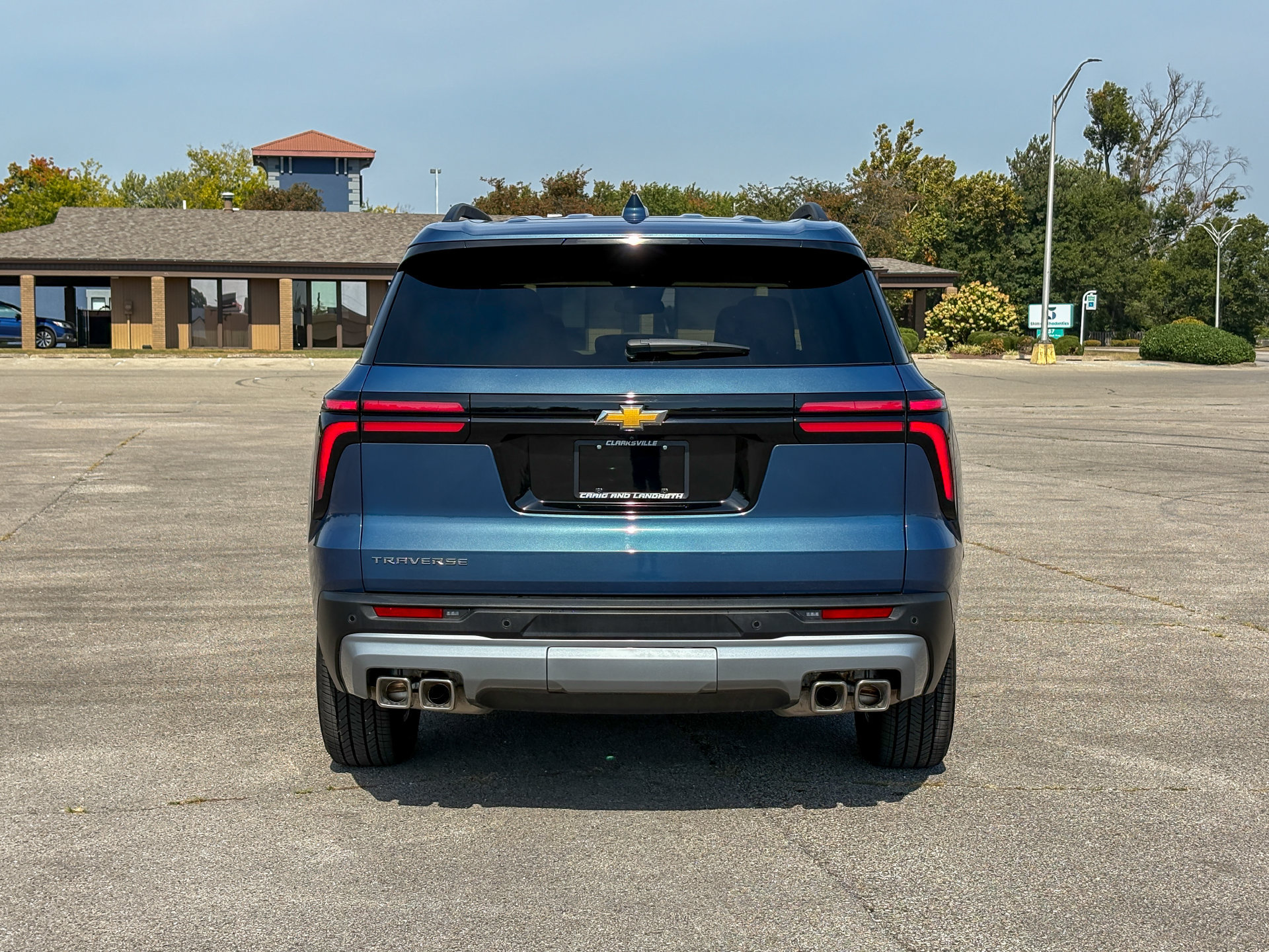 Used 2026 Chevrolet Traverse LT FWD image 7
