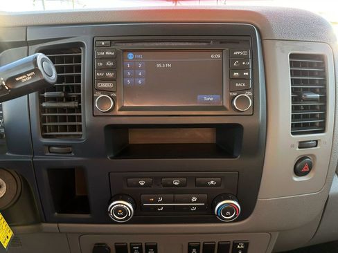 Used 2021 Nissan NV 3500 SV image 27