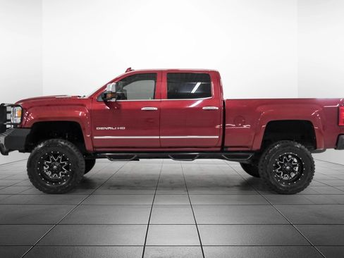 Used 2018 GMC Sierra 2500 Denali w/ Duramax Plus Package AWD/4WD image 12