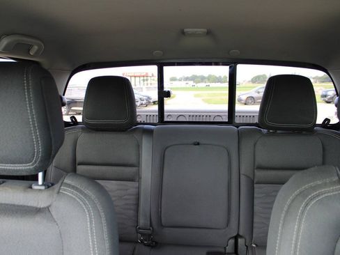 Used 2022 Nissan Frontier SV AWD/4WD image 14