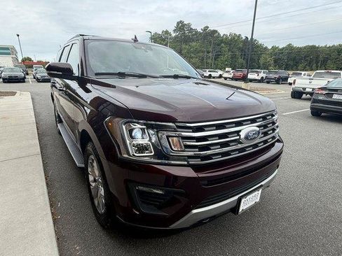 Used 2020 Ford Expedition XLT w/ Equipment Group 202A AWD/4WD image 9
