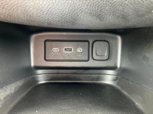 Used 2020 Chevrolet Equinox LT image 32