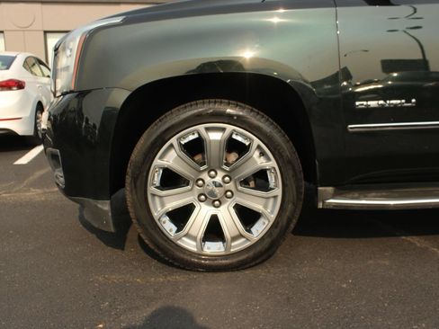 Used 2016 GMC Yukon XL Denali w/ Open Road Package AWD/4WD image 3