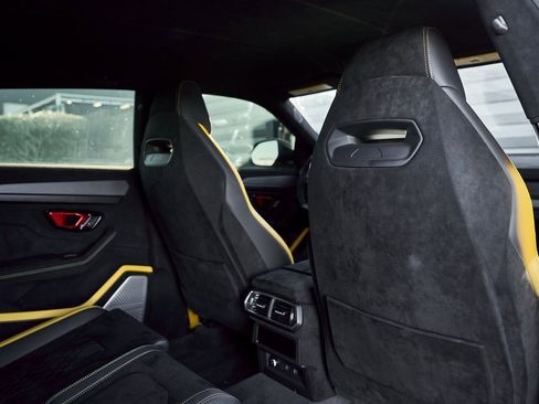 Used 2024 Lamborghini Urus Performante image 49