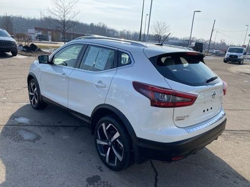 Used 2020 Nissan Rogue Sport SL w/ Premium Package image 2