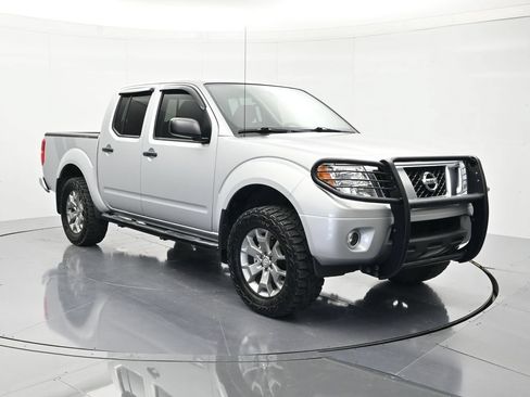 Used 2020 Nissan Frontier SV AWD/4WD image 3